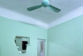 Cho thuê nhà Đê La Thành nhỏ 36m2, 2 tầng, 2 ngủ, 2 wc, 8 Triệu/th